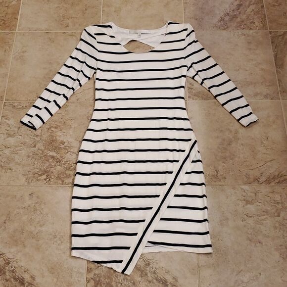 Lovers + Friends sweet surrender bodycon white and navy blue dress - Picture 5 of 15